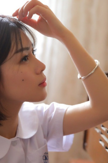 家里没人叫大声点我想听